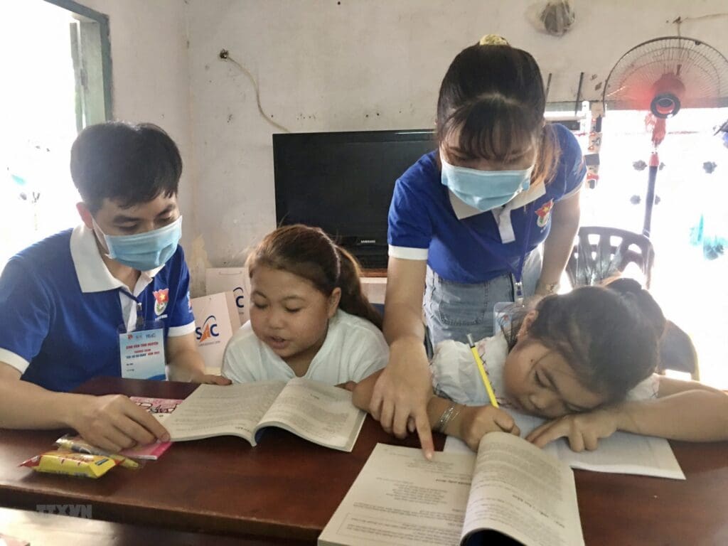 6 LƯU Ý CHO PHỤ HUYNH KHI TÌM GIA SƯ ! ttxvn gia su ao xanh